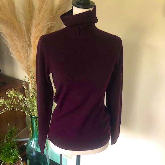 J. Crew Cashmere Burgundy Turtleneck Sweater - SzS - Picture 2 of 8